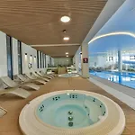 Polanki Aqua Luna アパート *